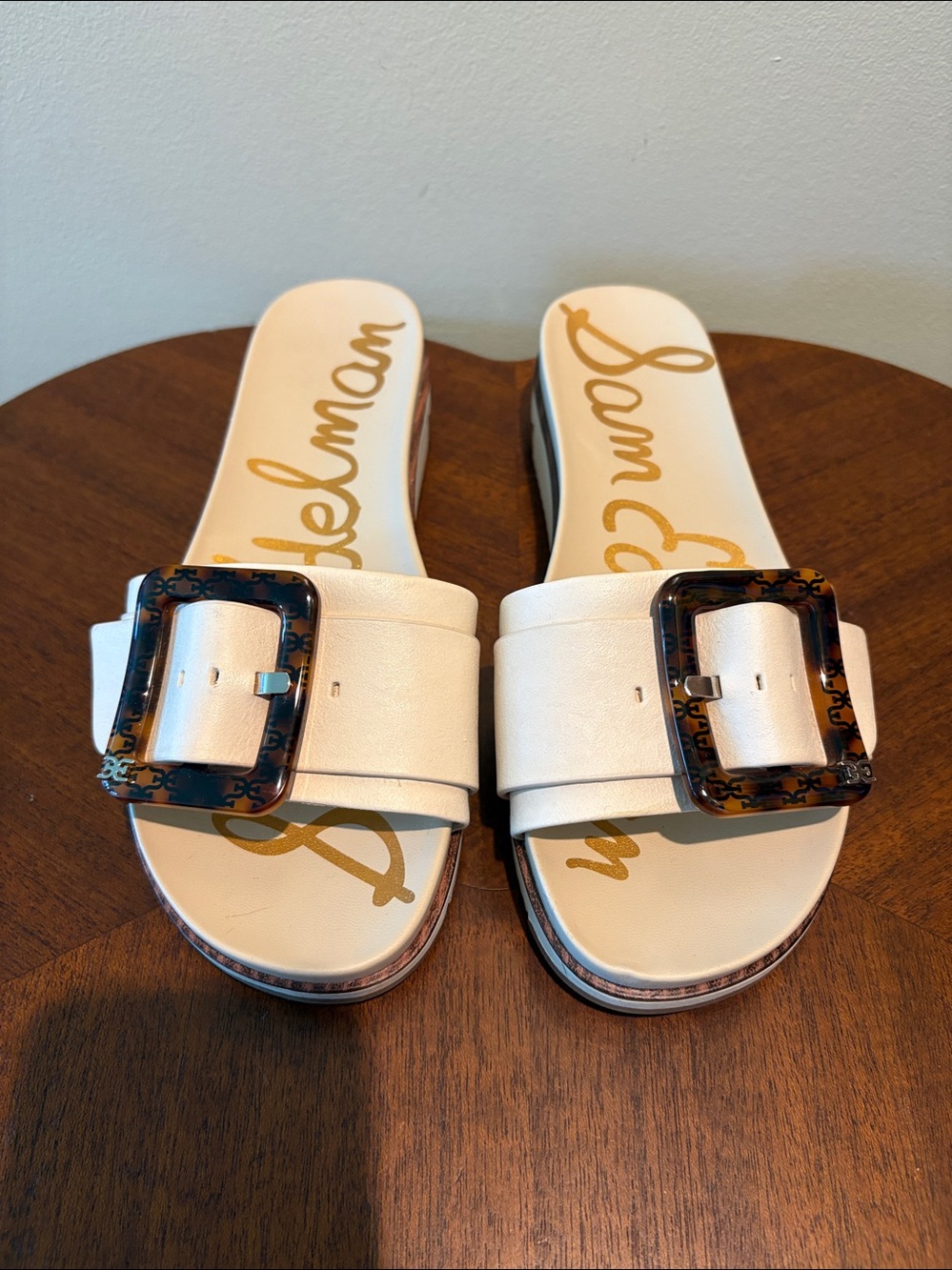 Sam Edelman  slip on sandals
Slides  cream Leather  Brown tortoise shell buckles